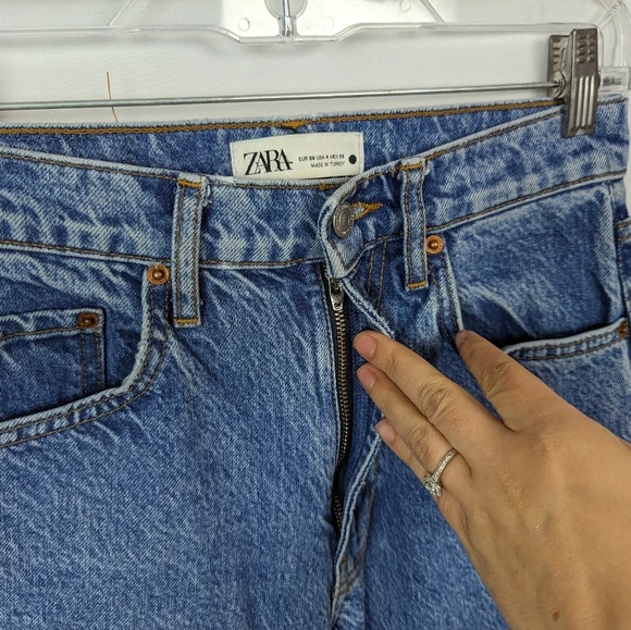 ZARA sz 4 Acid Washed Raw Hem 90s Mom Jeans Medium Wash Straight Leg Blogger Fav - Picture 5 of 12